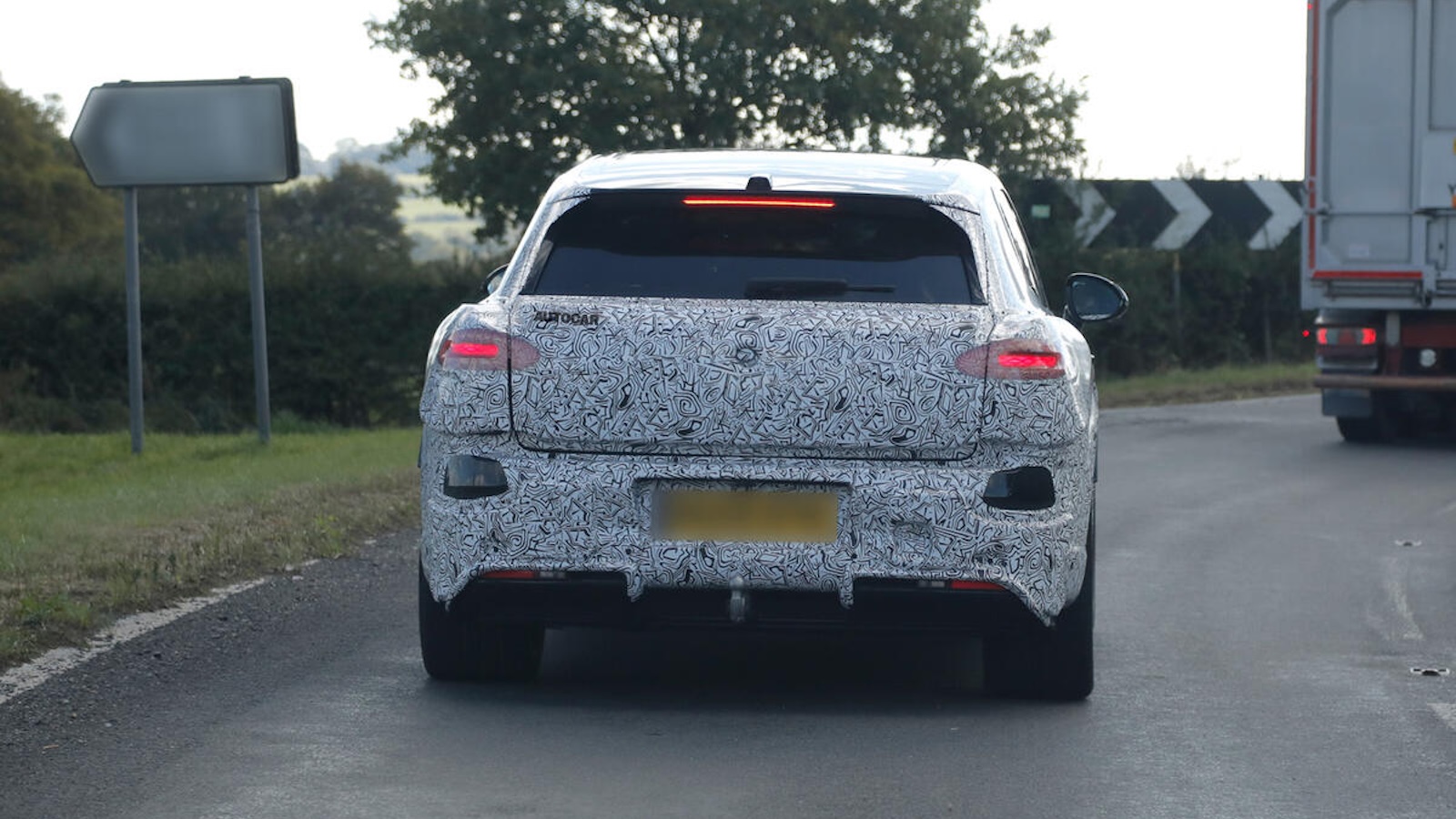 Bentley Urban SUV: Το πρώτο ηλεκτρικό SUV έρχεται το 2027 