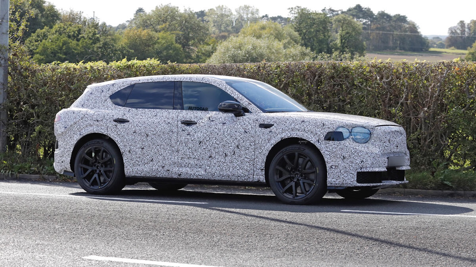 Bentley Urban SUV: Το πρώτο ηλεκτρικό SUV έρχεται το 2027 