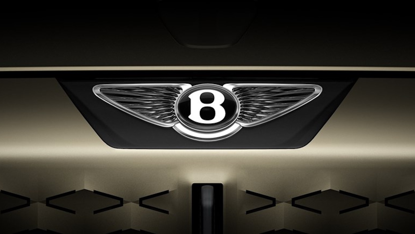 Η Bentley αποκαλύπτει νέο φτερωτό λογότυπο: Τι σηματοδοτεί η αλλαγή για το μέλλον της μάρκας;
