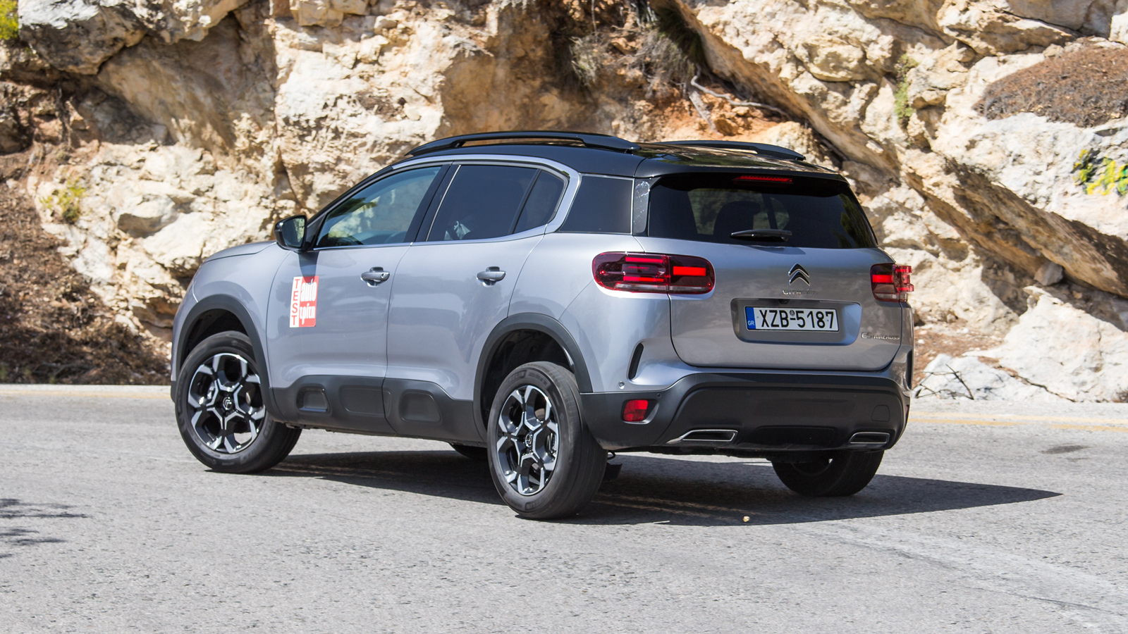 Τα υπεράνετα καθίσματα, η μαλακή ανάρτηση και τα πολύ χαμηλά επίπεδα θορύβου αποτελούν εγγύηση για ξεκούραστα roadtrips. Γενικότερα το γαλλικό SUV δίν