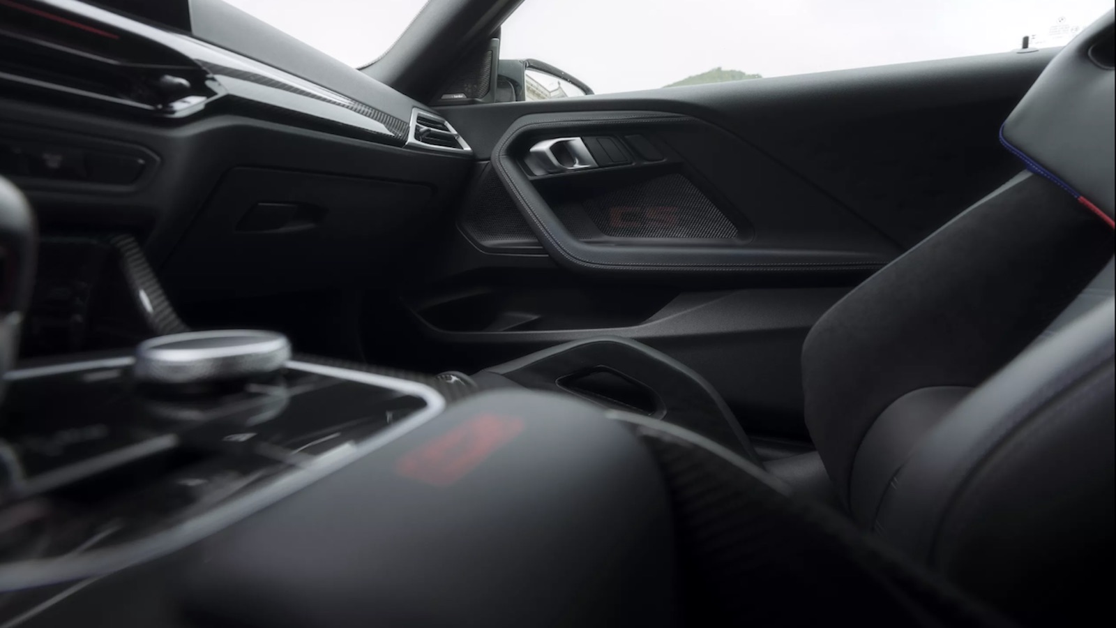 BMW M2 CS: Επίσημη πρεμιέρα με 530 ίππους και άγρια όψη