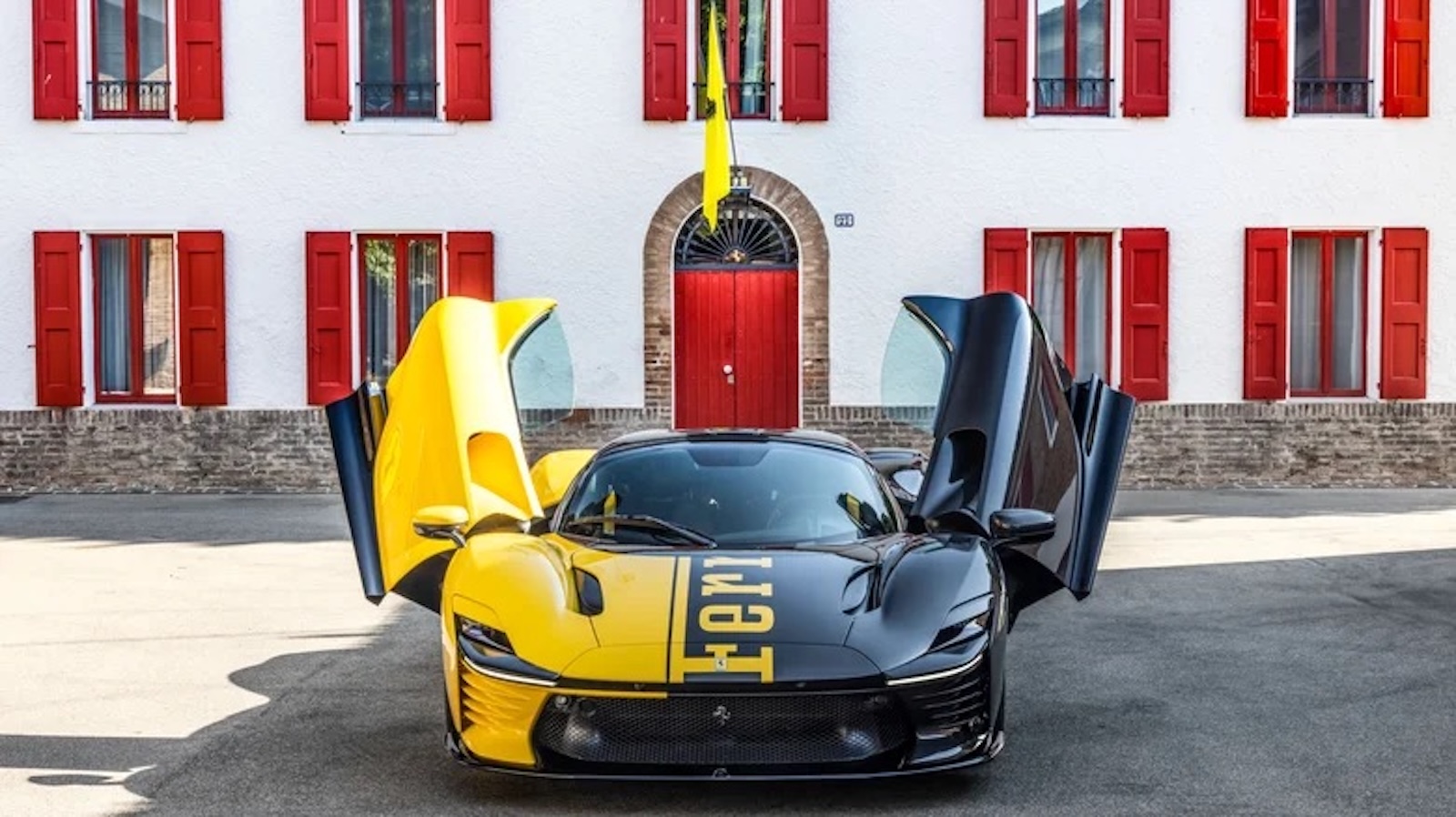 Ferrari Daytona SP3 πουλήθηκε έναντι 26 εκατ. δολαρίων στο Monterey Car Week