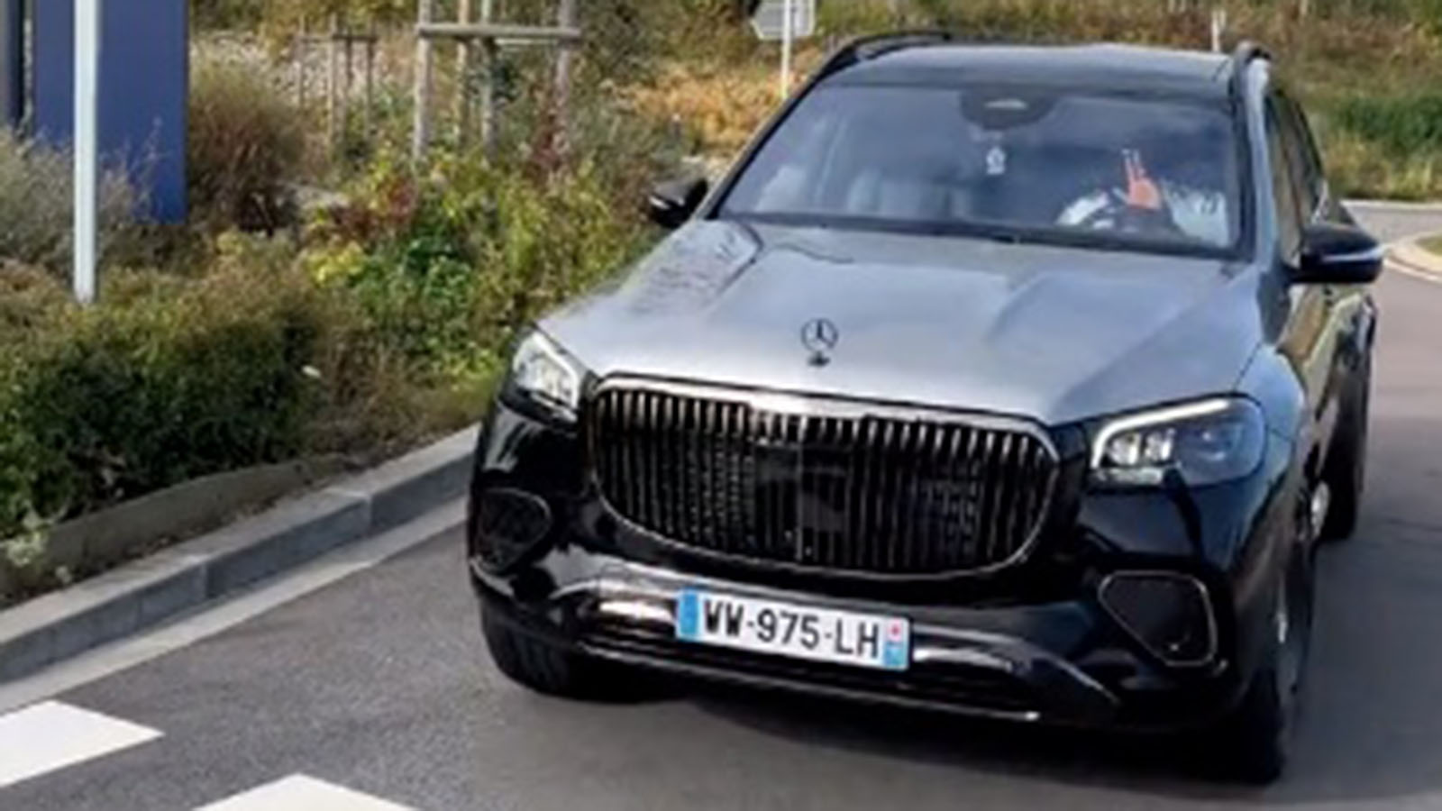 Mercedes-Maybach GLS το νέο αυτοκίνητο του Ουσμάν Ντεμπελέ