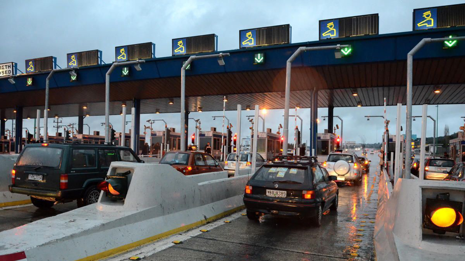 Η κατασκευή διοδίων σε Βαρυμπόμπη και Αγιο Στέφανο έχει πάρει παράταση για τρία χρόνια.