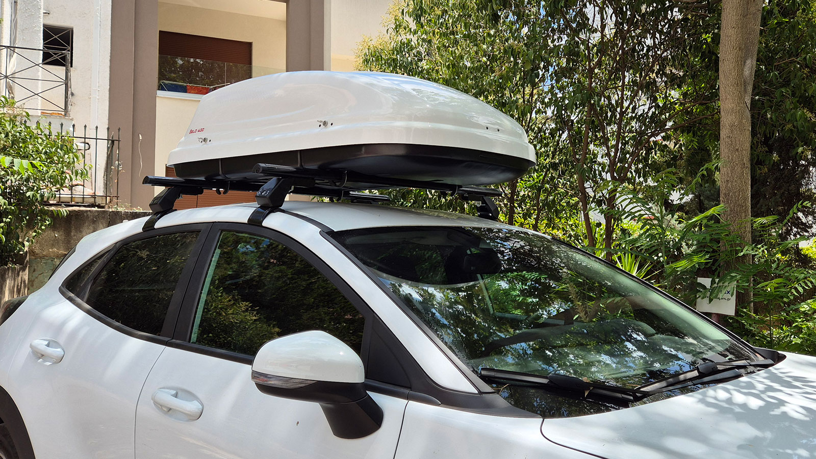 Για να έχει κάποιος μία τάξη μεγέθους, τα 400 λίτρα είναι περισσότερα από όσα χωράει το πορτ-μπαγκάζ ενός οικογενειακού μοντέλου (π.χ. VW Golf) ή ενός