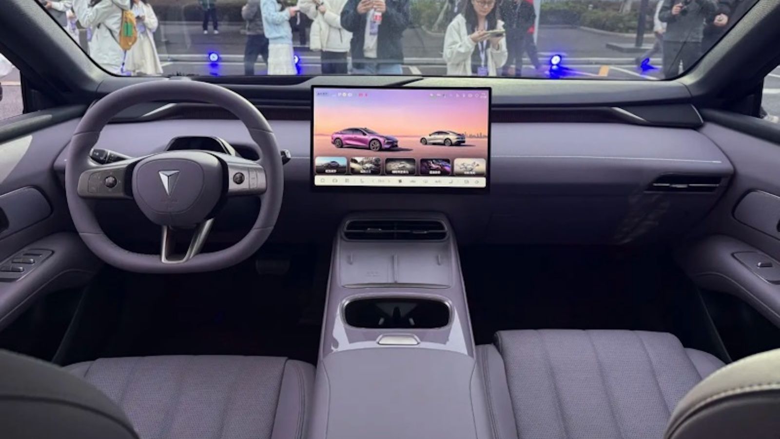 το νέο Deepal L06 side