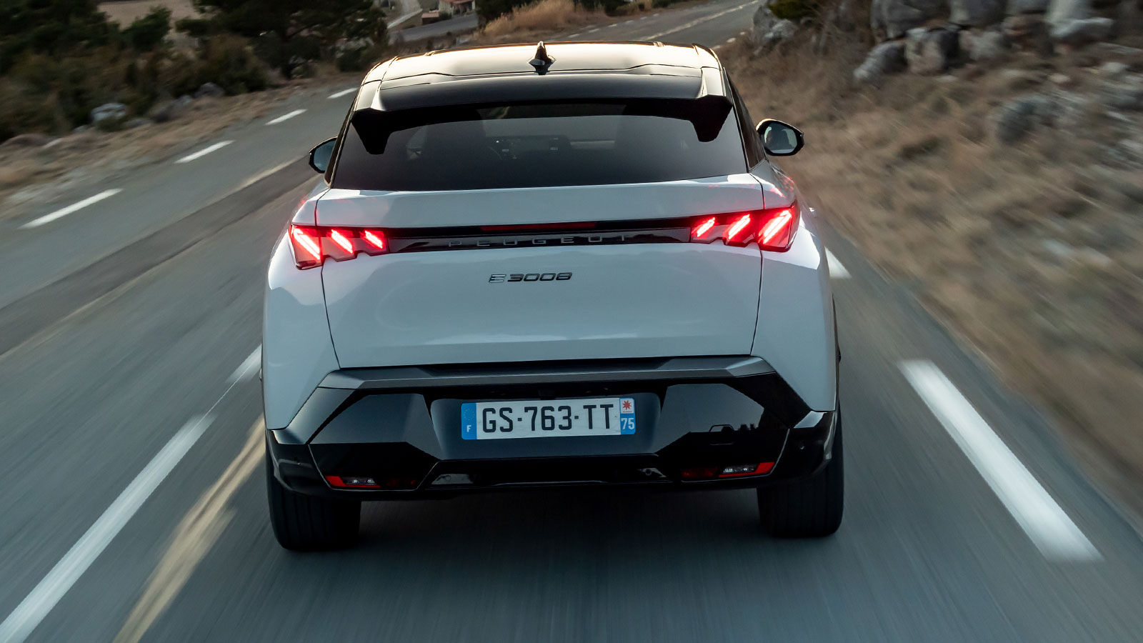 Το Peugeot e-3008 είναι το οικογενειακό SUV με τη μεγαλύτερη αυτονομία