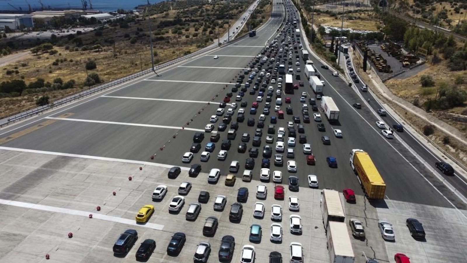 Έξοδος Αγίου Πνεύματος 2025: Οι ώρες απαγόρευσης για τα φορτηγά και όλα τα μέτρα της Τροχαίας | autotriti.gr