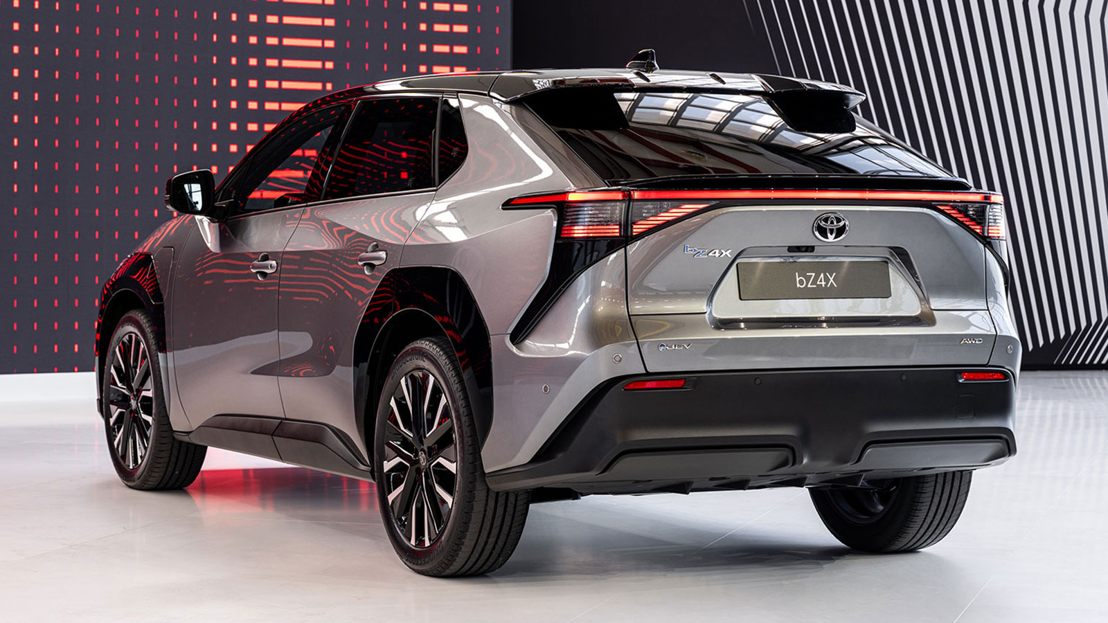 Crossover, SUV ή compact; Με Toyota design που γυρίζει κεφάλια και για 1.000.000 χλμ.