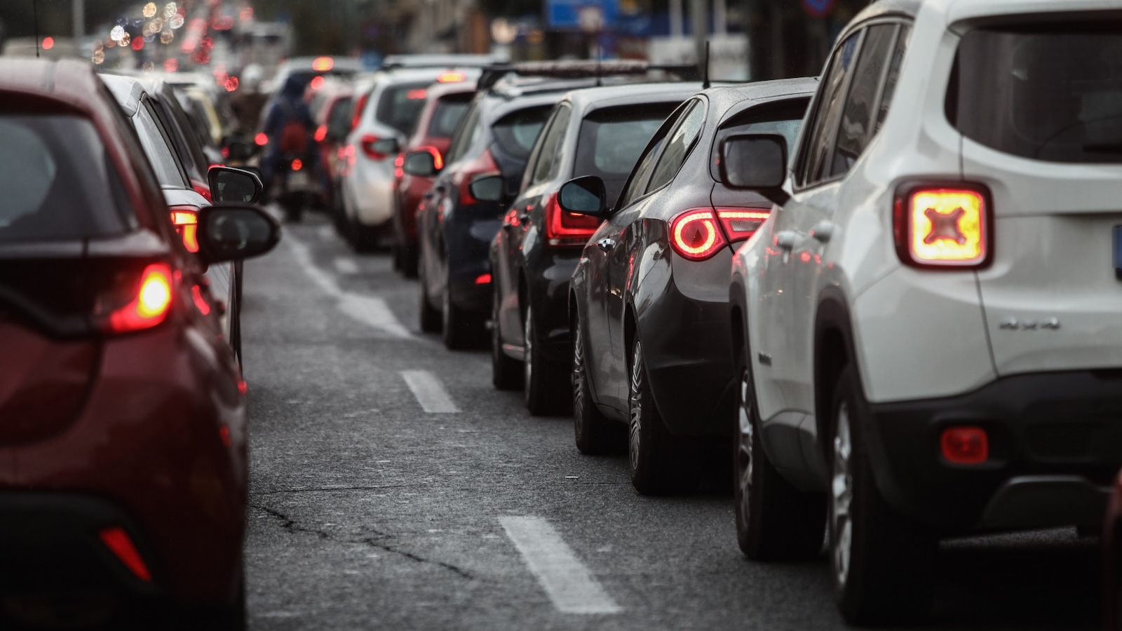 ΑΑΔΕ: Σαρωτικοί έλεγχοι σε ΙΧ για ακινησία και ξένες πινακίδες - «Τσουχτερά» πρόστιμα έως €30.000