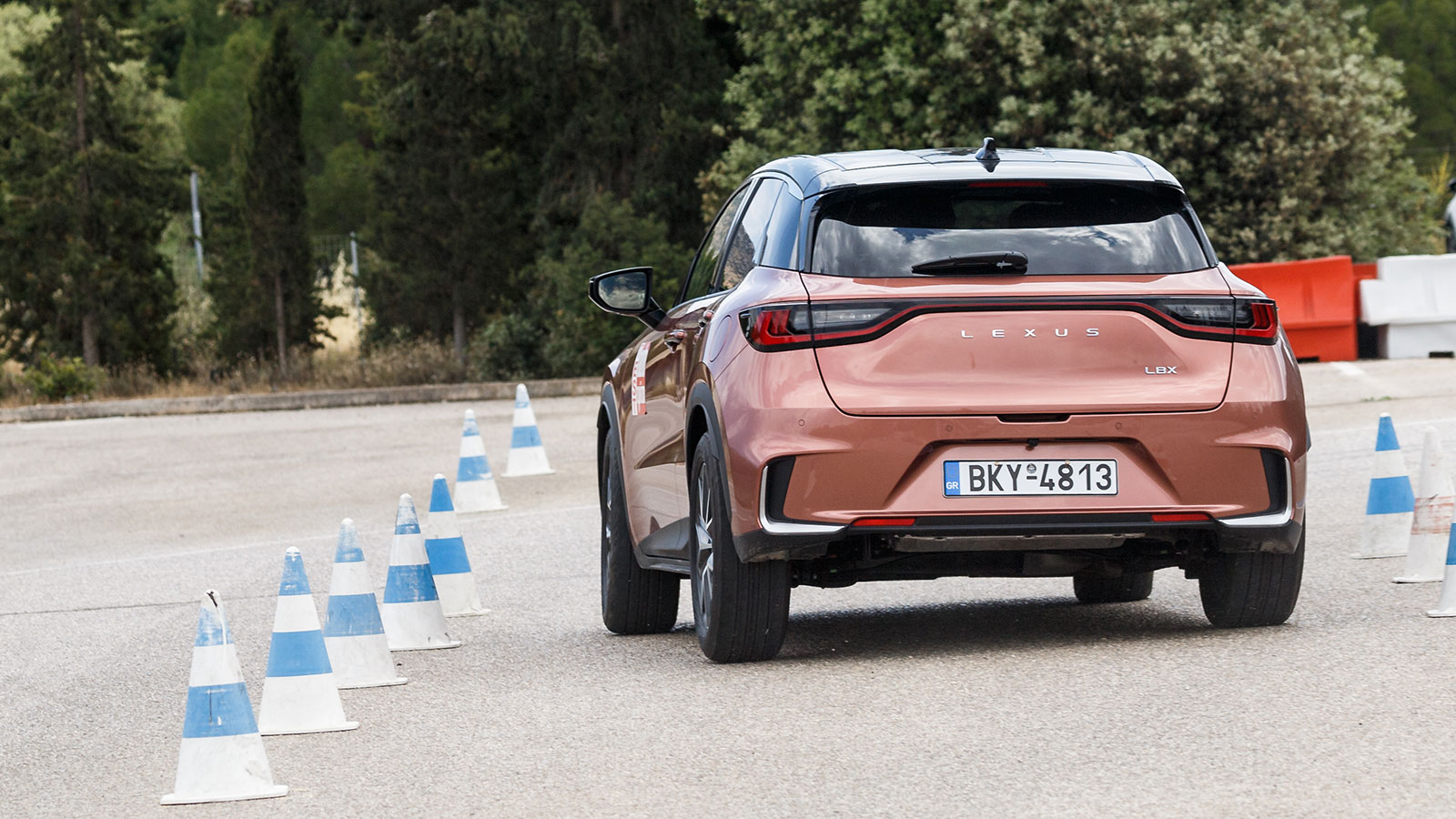 Elk test στο Lexus LBX: Από τα πιο ευχάριστα αυτοκίνητα στη δοκιμασία