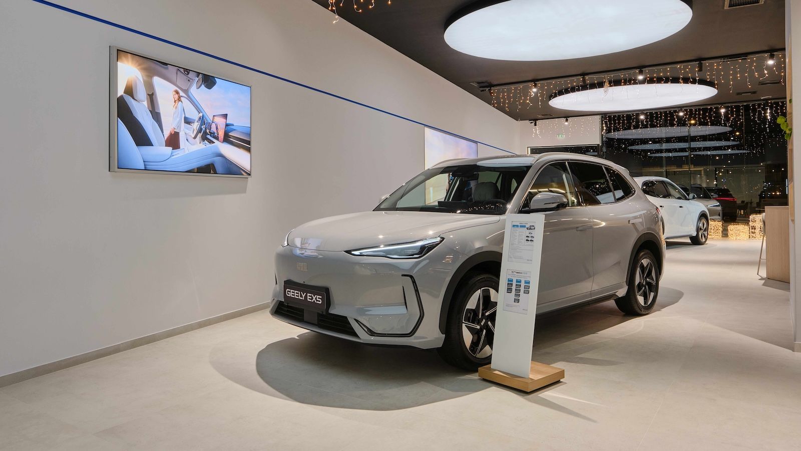 Το πρώτο κατάστημα της Geely ανοίγει στο Μαρούσι