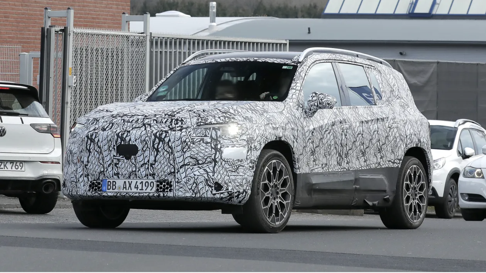 Νέα γενιά Mercedes-Benz GLB: Σε δοκιμές εξέλιξης στο δρόμο