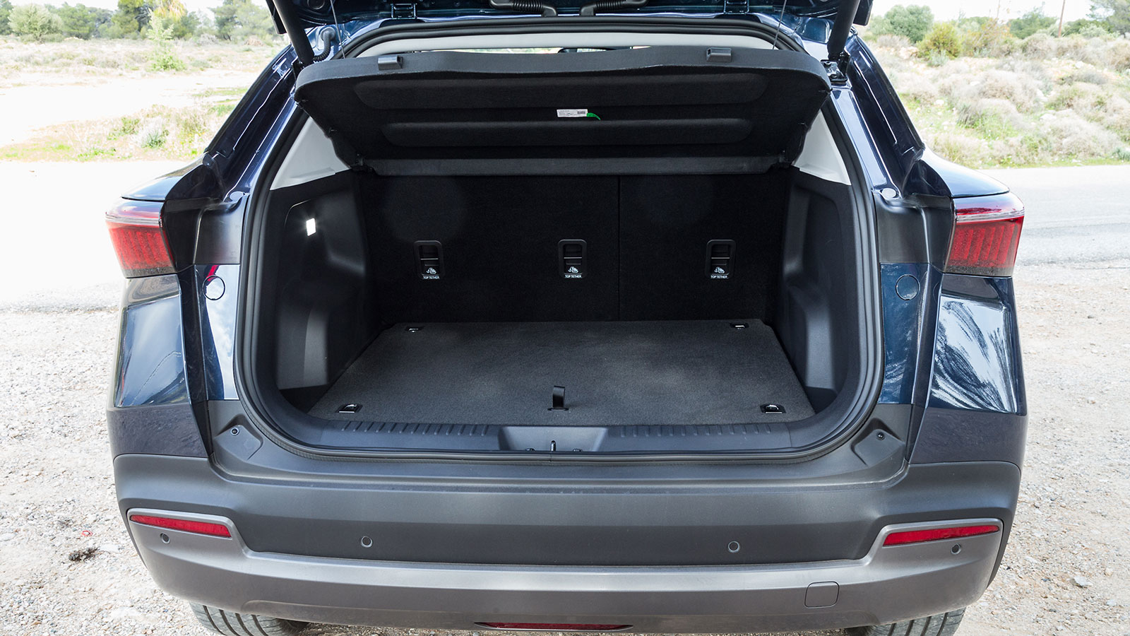 O χώρος αποσκευών είναι σχετικά περιορισμένος με ωφέλιμο όγκο 360 λτ..