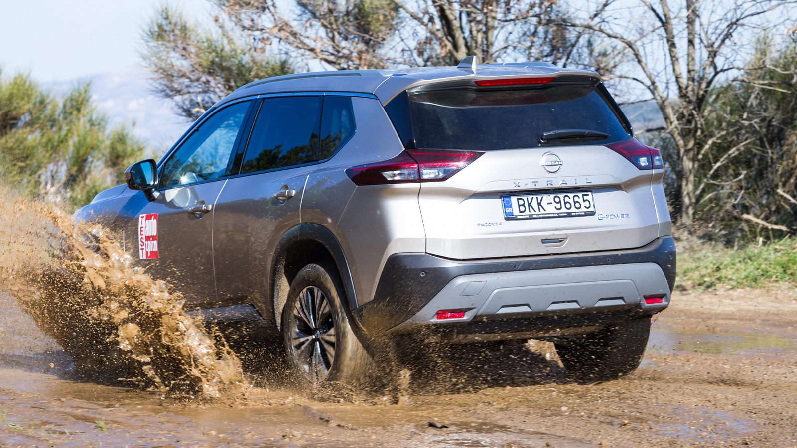 Όταν χρειαστεί, η ισορροπημένη κατανομή ισχύος από το σύστημα e-Force θα αφήσει το 4κίνητο Nissan X-Trail να πάει πιο μακριά και σε πιο δύσβατα σημεία