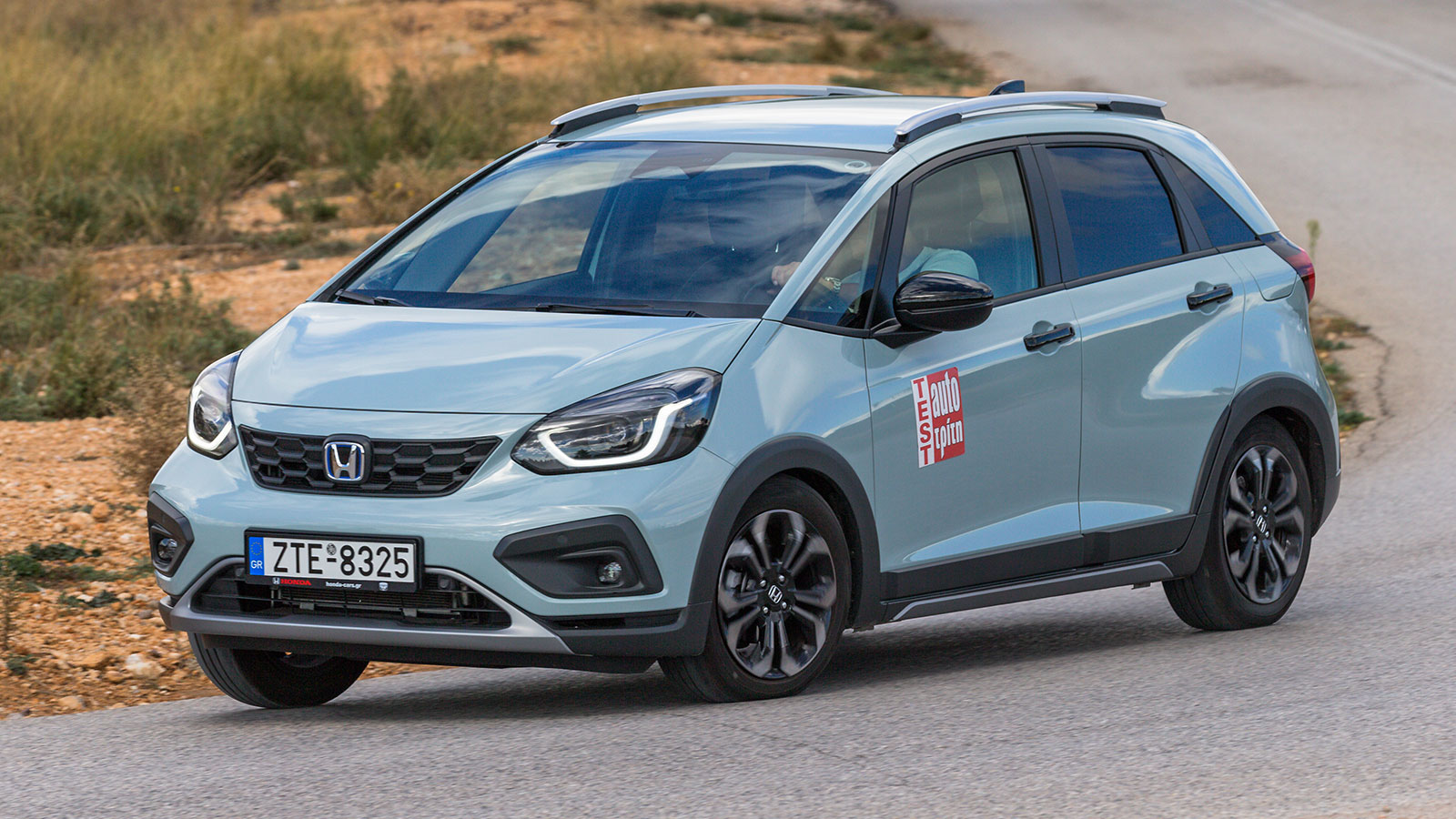 Στη βάση βρίσκουμε τα Jazz και Jazz Crosstar, που εξοπλίζονται με το υβριδικό σύστημα e:HEV των 122 ίππων, προσφέροντας εξαιρετική οικονομία και ευχρη