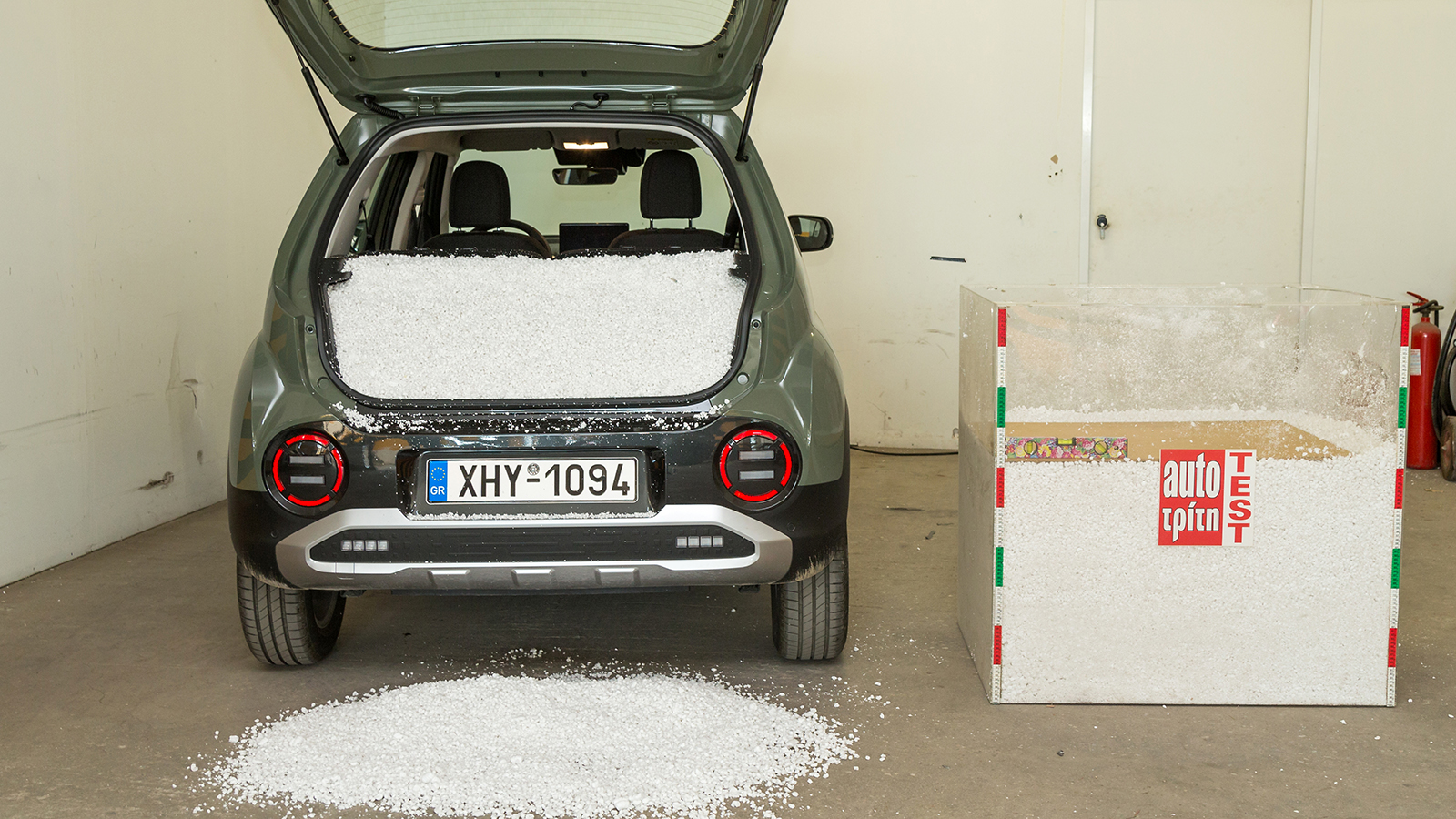 Μεγαλύτερος κατά 28 λίτρα είναι ο χώρος αποσκευών του Hyundai Inster σύμφωνα με το AutoΤρίτη Test Center, με τα 308 λίτρα να φτάνουν για τις αποσκευές