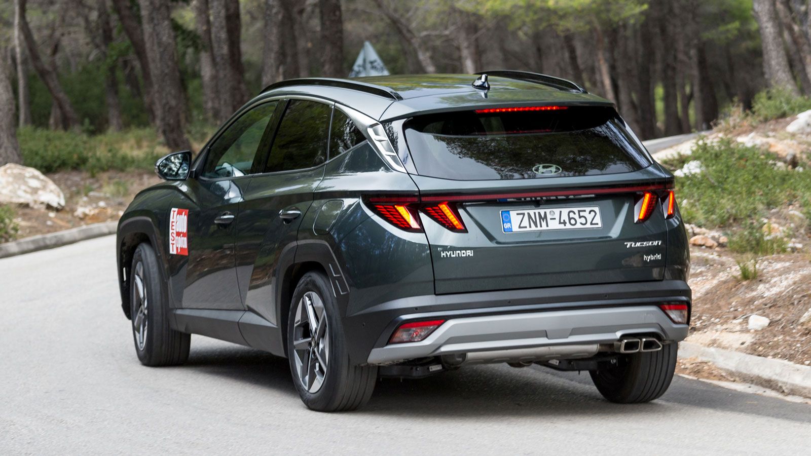 Στις εκτός δρόμου περιπέτειες με το Hyundai Tucson κύριο όπλο η αυτόματη και ηλεκτρονικά ελεγχόμενη τετρακίνηση, που σε... ζόρικες καταστάσεις ενισχύε