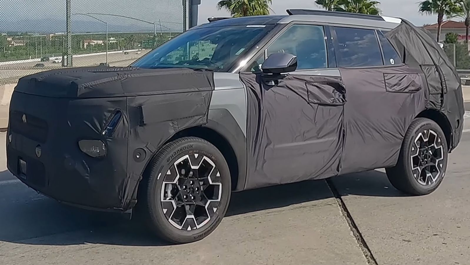 Hyundai Tucson camouflage