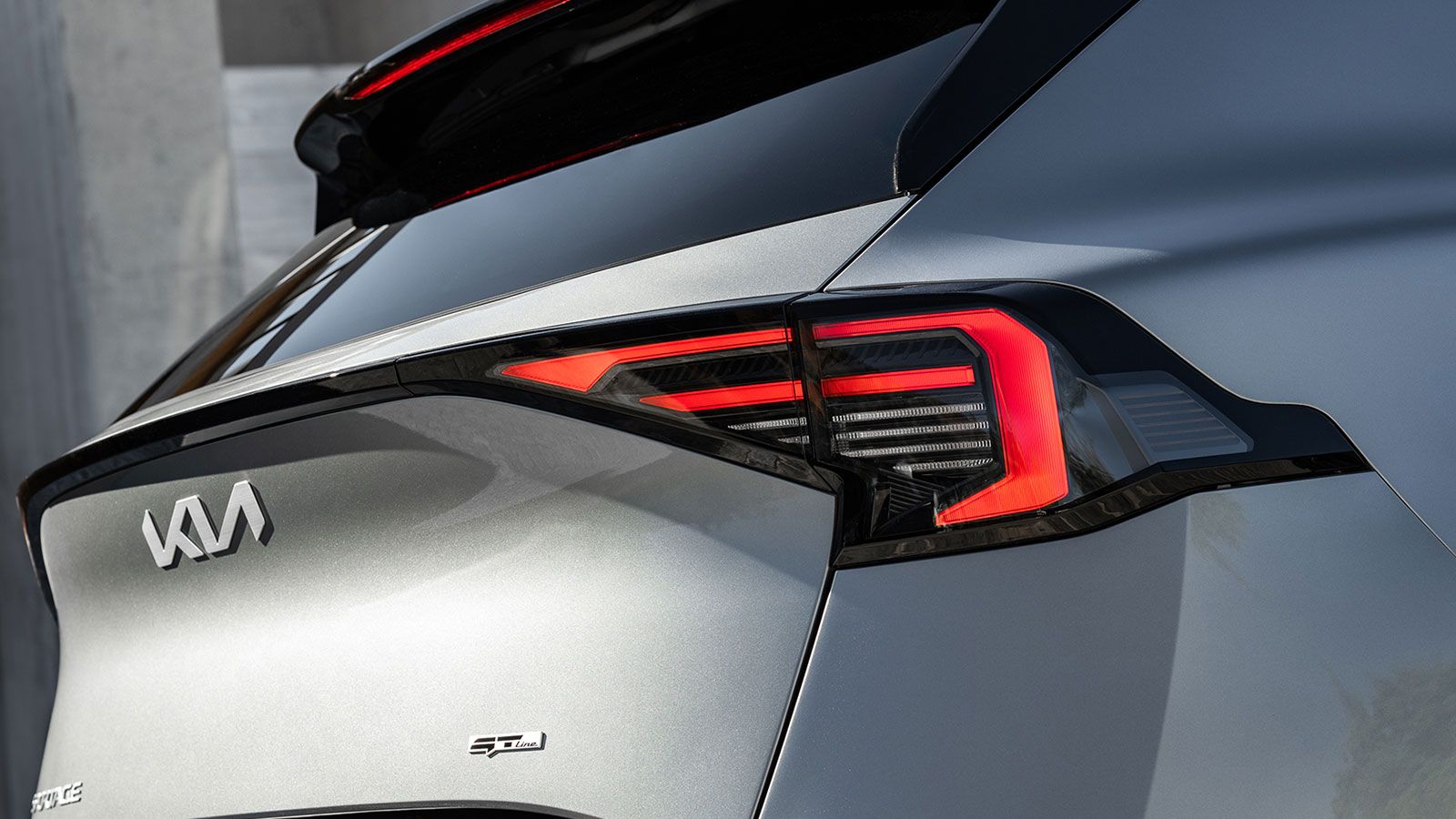 Kia Sportage εικόνα με τα πίσω φώτα 
