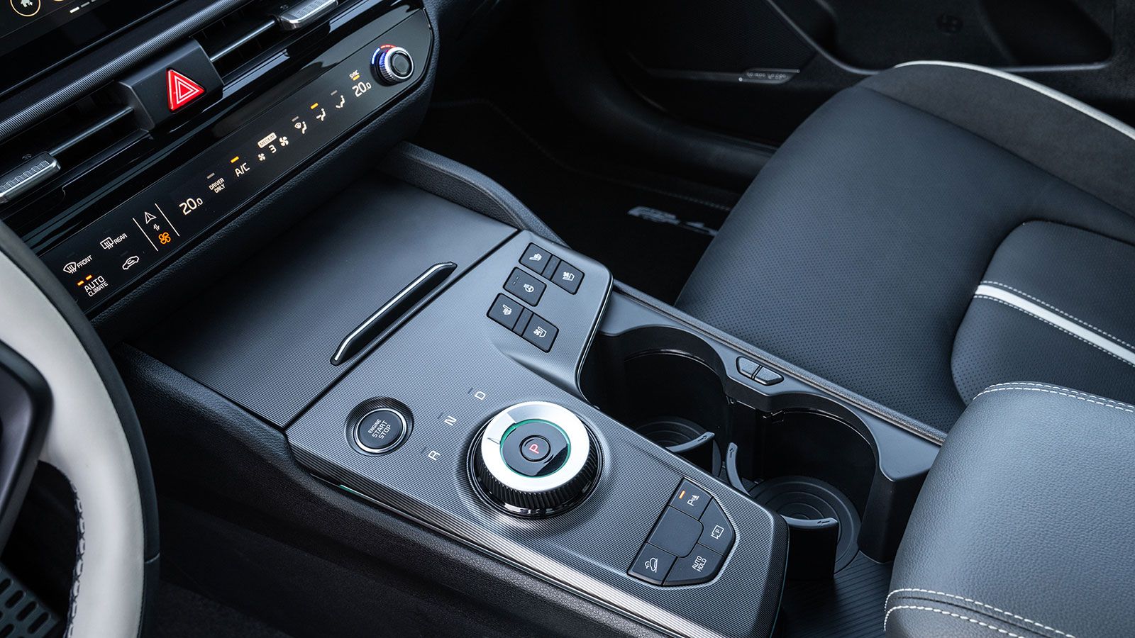 Kia Sportage φωτογραφία κονσόλας
