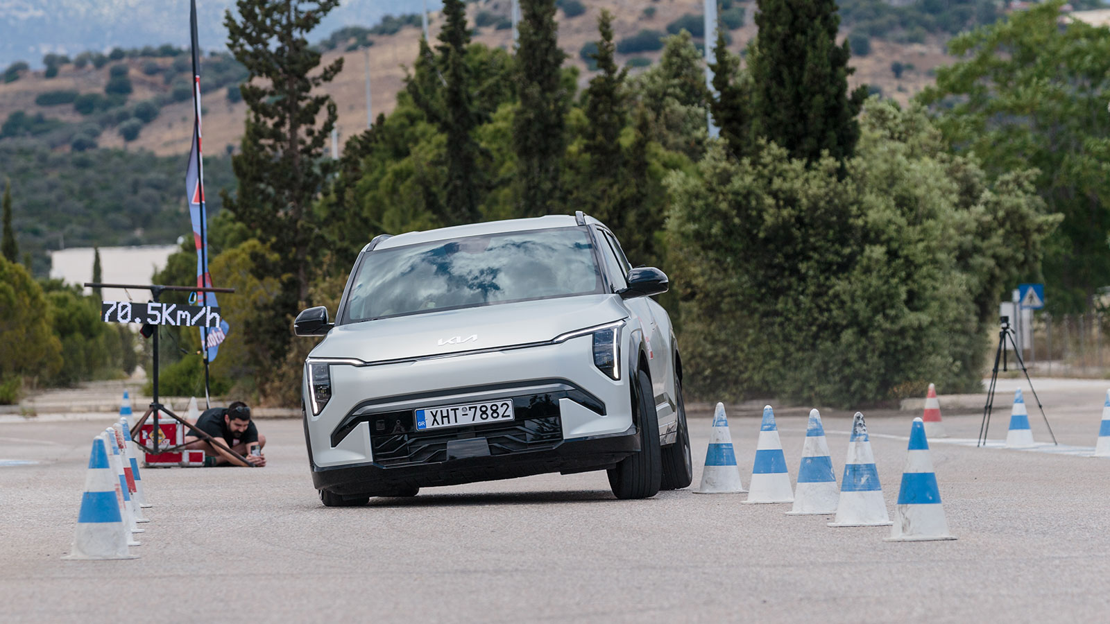 Εlk Test στο Kia EV3 Long Range: Τυπικό ηλεκτρικό!