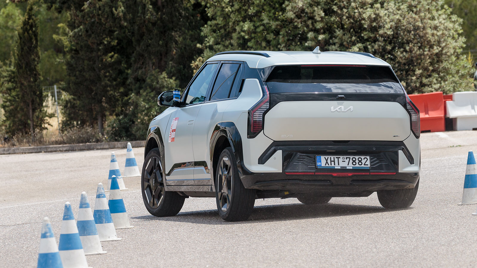 Εlk Test στο Kia EV3 Long Range: Τυπικό ηλεκτρικό!