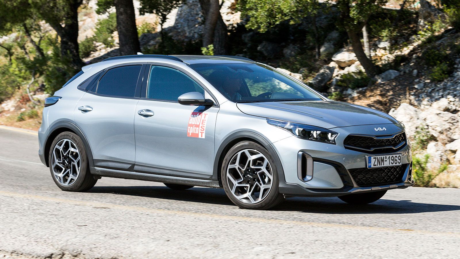 Πλαινή φωτογραφία Kia XCeed.