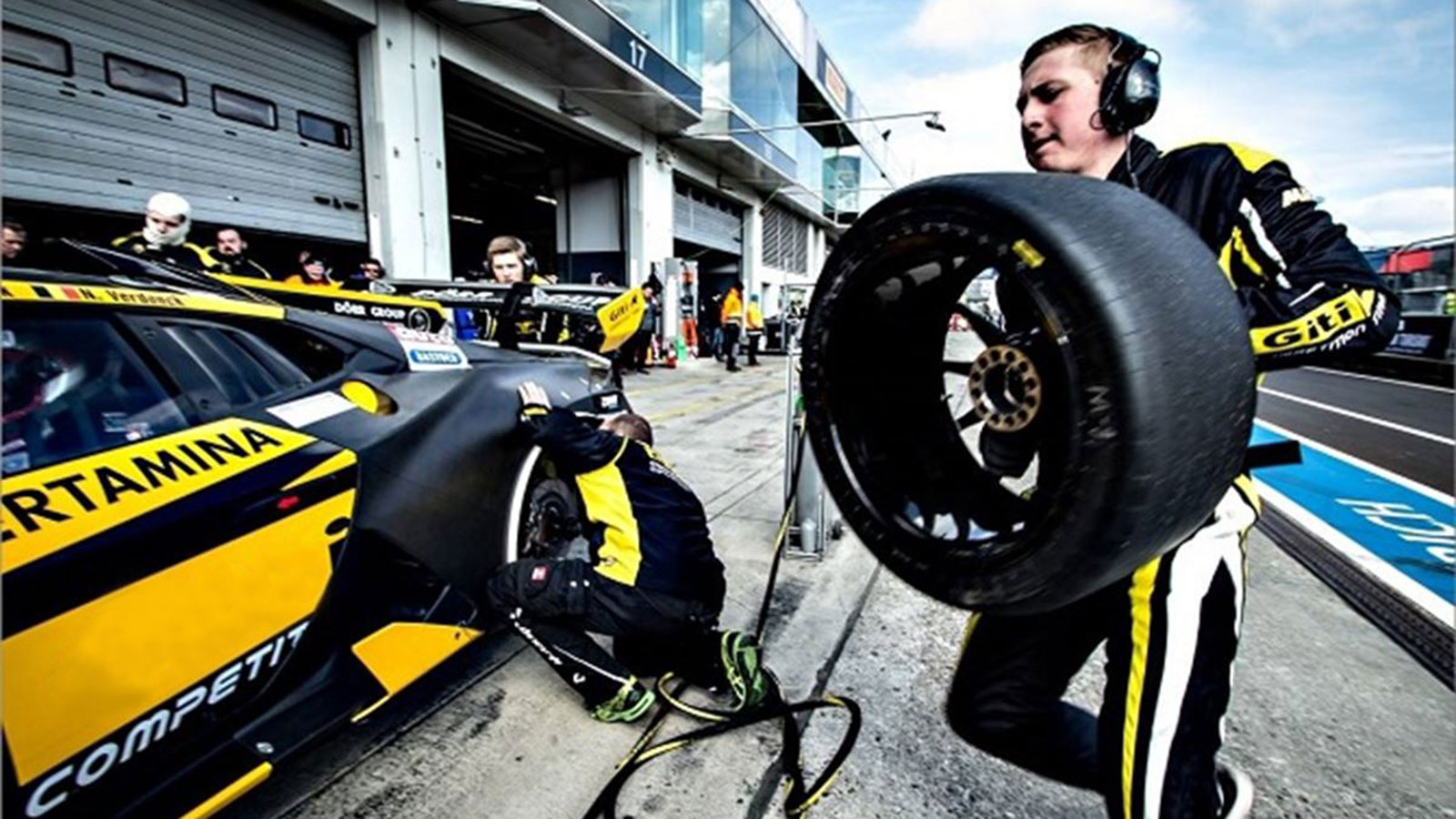 Πόσο κοστίζει ένα σετ ελαστικών στον 24ωρο αγώνα του Nürburgring;