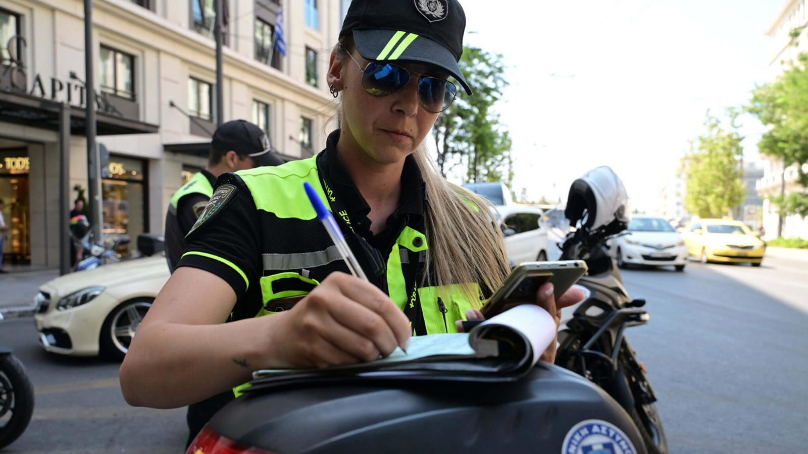 Ελλάδα: Πάνω από 828.000 ευρώ τα πρόστιμα για κράνος σε 1 εβδομάδα