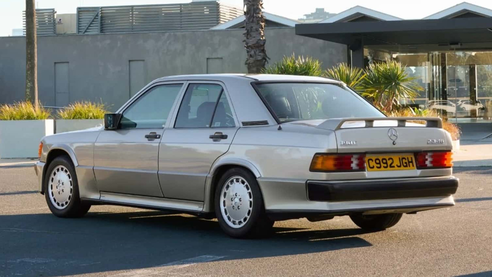 To ιλιγγιώδες ποσό που κοστίζει η Mercedes 190 E 2.3-1.6 του Senna