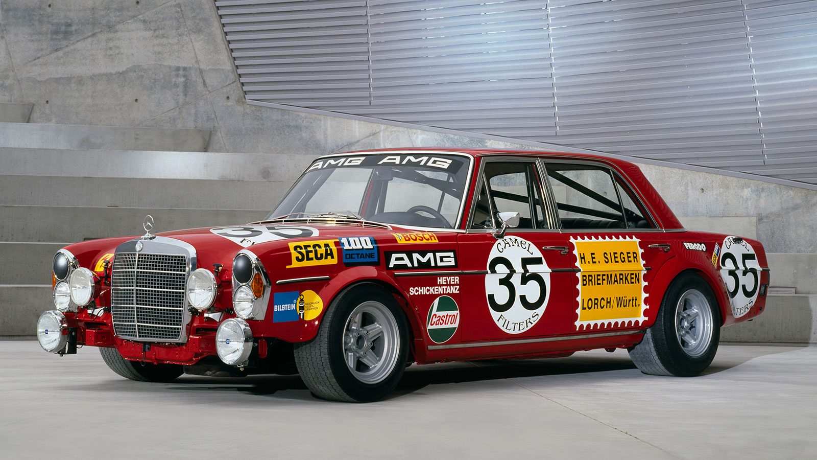 H ιστορία της Mercedes-AMG ξεκινά από το 2005 και εκτείνεται σήμερα σε όλη την γκάμα της Mercedes. Η αρχή έγινε το 1971 όμως με την μοναδική «κόκκινη 