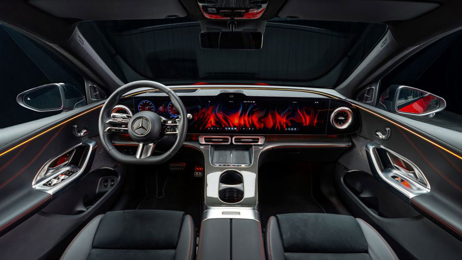 Ως αμιγώς ηλεκτρικό αυτοκίνητο η νέα Mercedes GLC έχει και έξτρα 100 λίτρα χώρου αποσκευών στο frunk, μπροστά στο καπό.