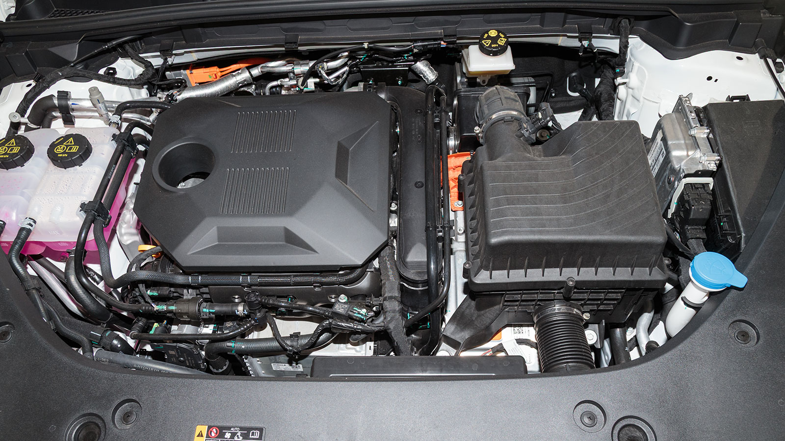 Ο βενζινοκινητήρας λειτουργεί σε κύκλο Miller και σύμφωνα με την MG, διαθέτει θερμοδυναμική απόδοση 43%. 