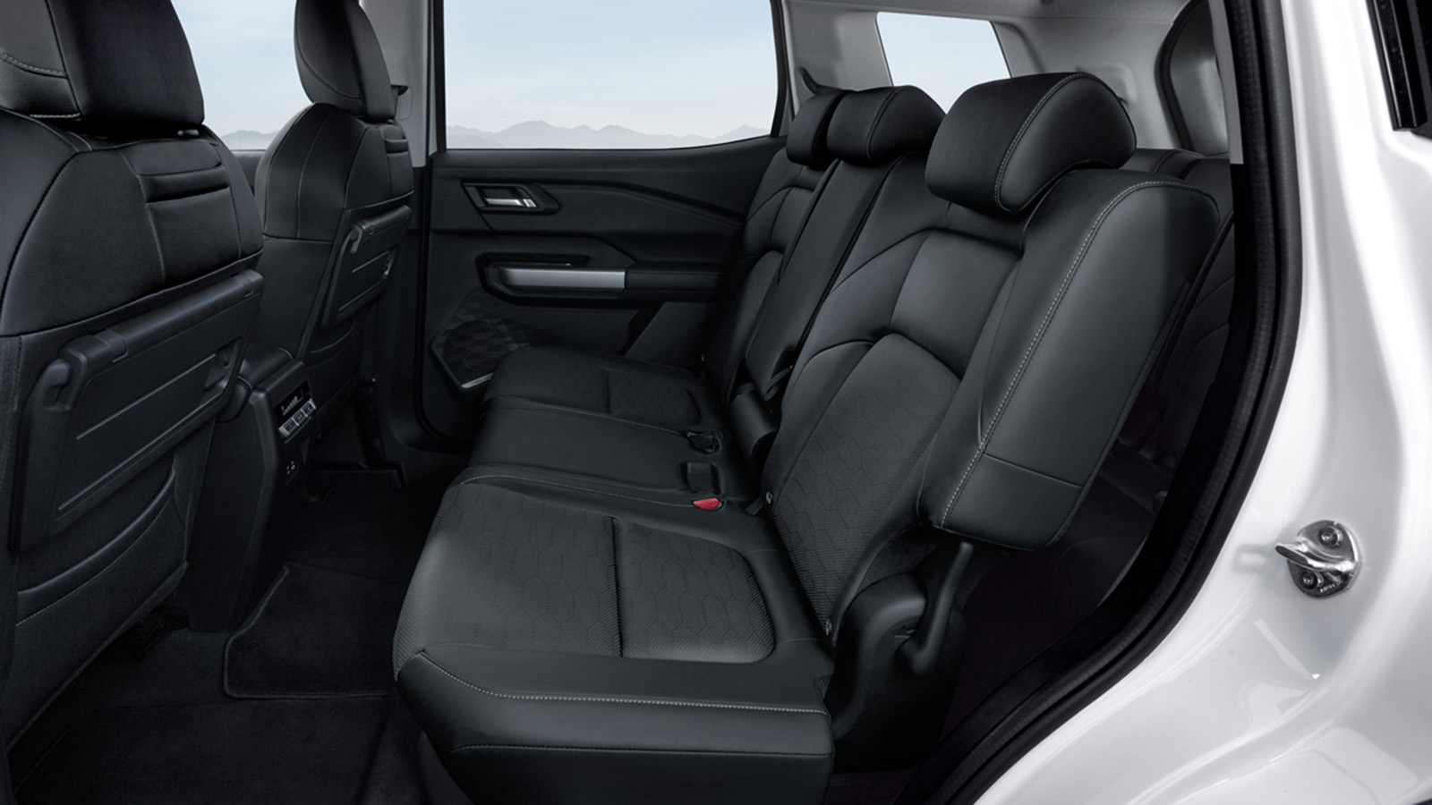 Νέο Mitsubishi Destinator: 7θέσιο SUV, άγριο σε εμφάνιση αλλά 2κίνητο