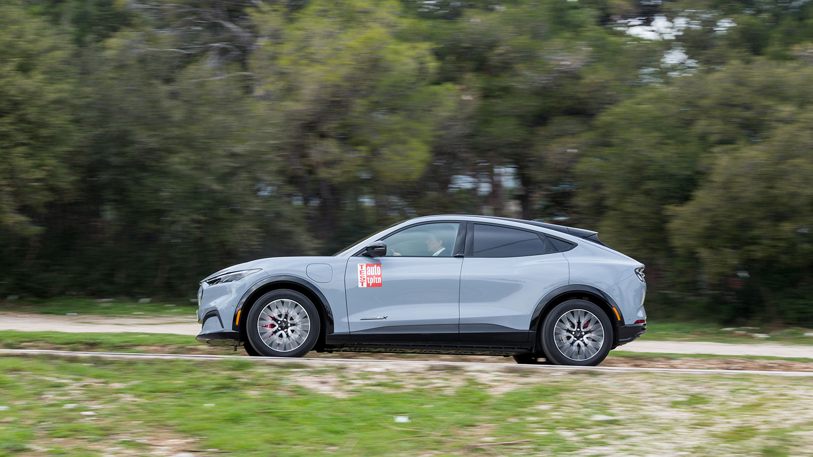 Πόσο καλή είναι η νέα Ford Mustang Mach-E στο Test Center;