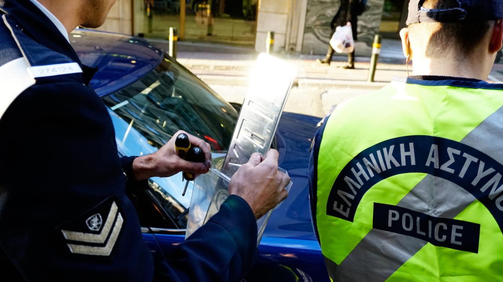 Παραβίαση σε κόκκινο φανάρι ή STOP -Τι πρόστιμο πληρώνω με το νέο ΚΟΚ;