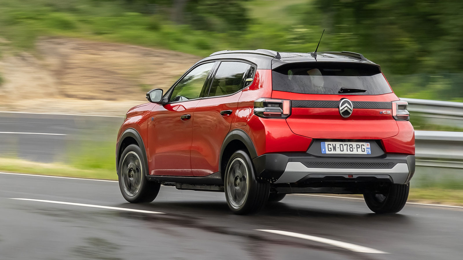 9 πράγματα που πρέπει να ξέρετε για το νέο Citroen e-C3