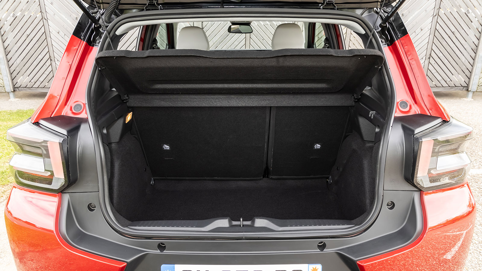 9 πράγματα που πρέπει να ξέρετε για το νέο Citroen e-C3