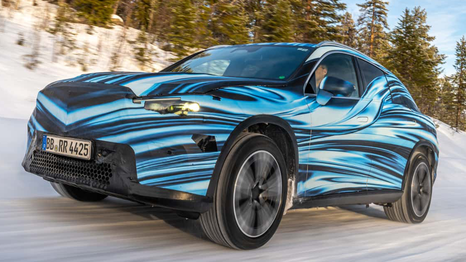 Η καμουφλαρισμένη Mercedes GLC