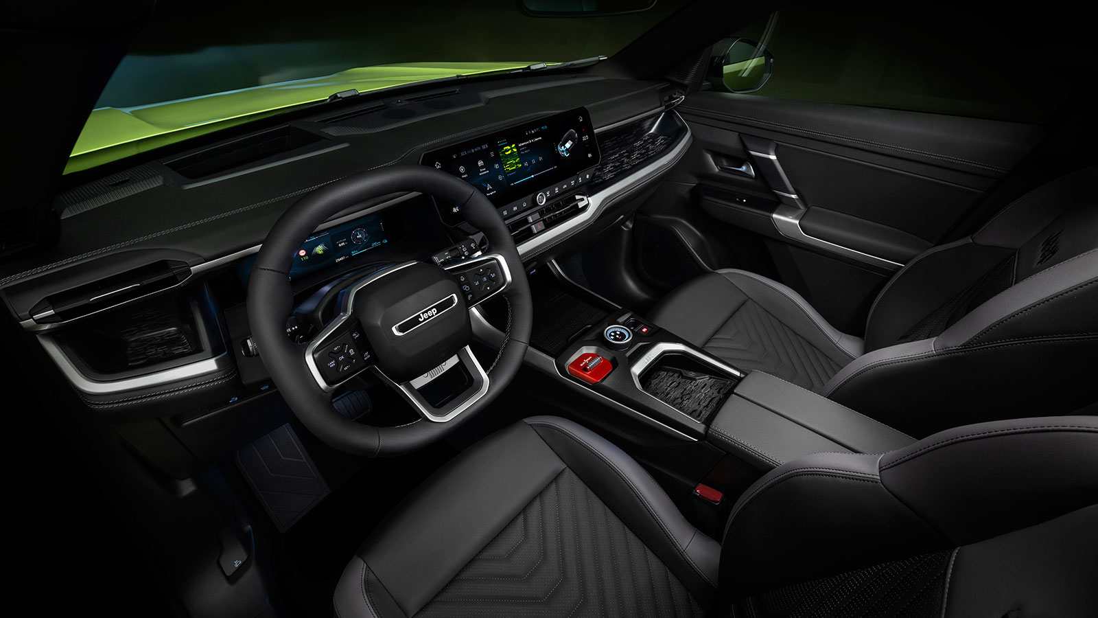 Το εσωτερικό του νέου Jeep Compass είναι και αυτό πιο σύγχρονο σε εμφάνιση και στοιχεία, ενώ προσφέρει καλύτερη εργονομία και αναβαθμισμένο επίπεδο πο