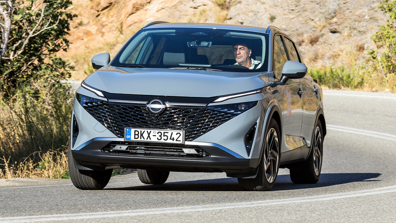 Nissan Qashqai: Τι διαφορετικό προσφέρει κάθε έκδοση εξοπλισμού;