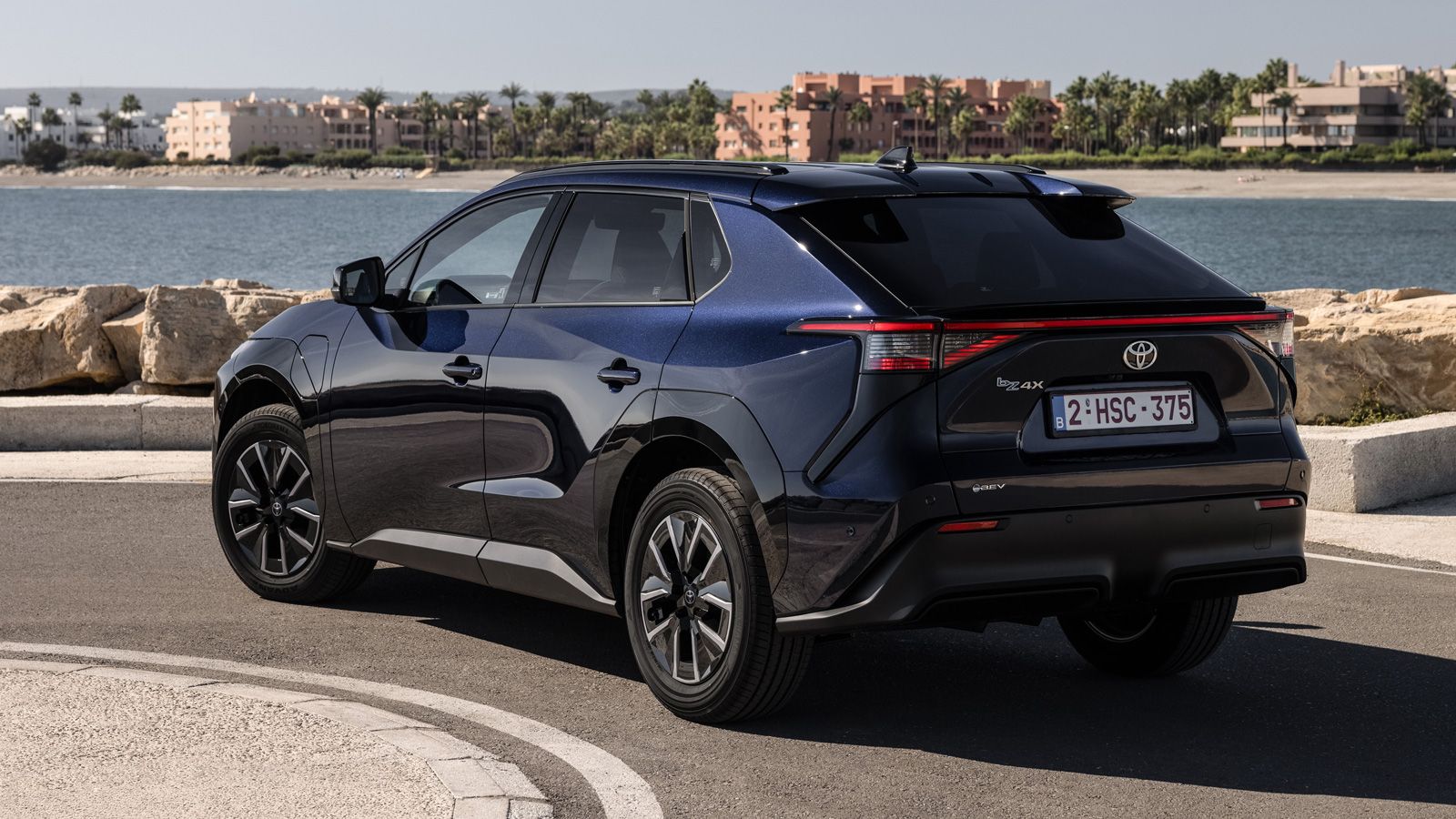 Οδηγούμε το νέο Toyota bZ4X στην Ισπανία