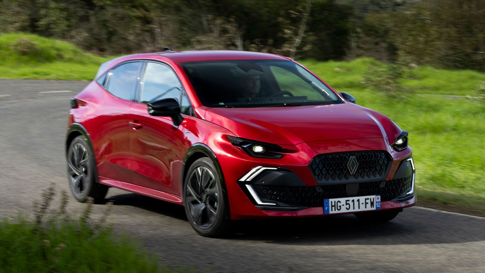 Οδηγούμε το νέο Renault Clio - Σπορτίφ στο μάτι, αλλά όχι στην πράξη
