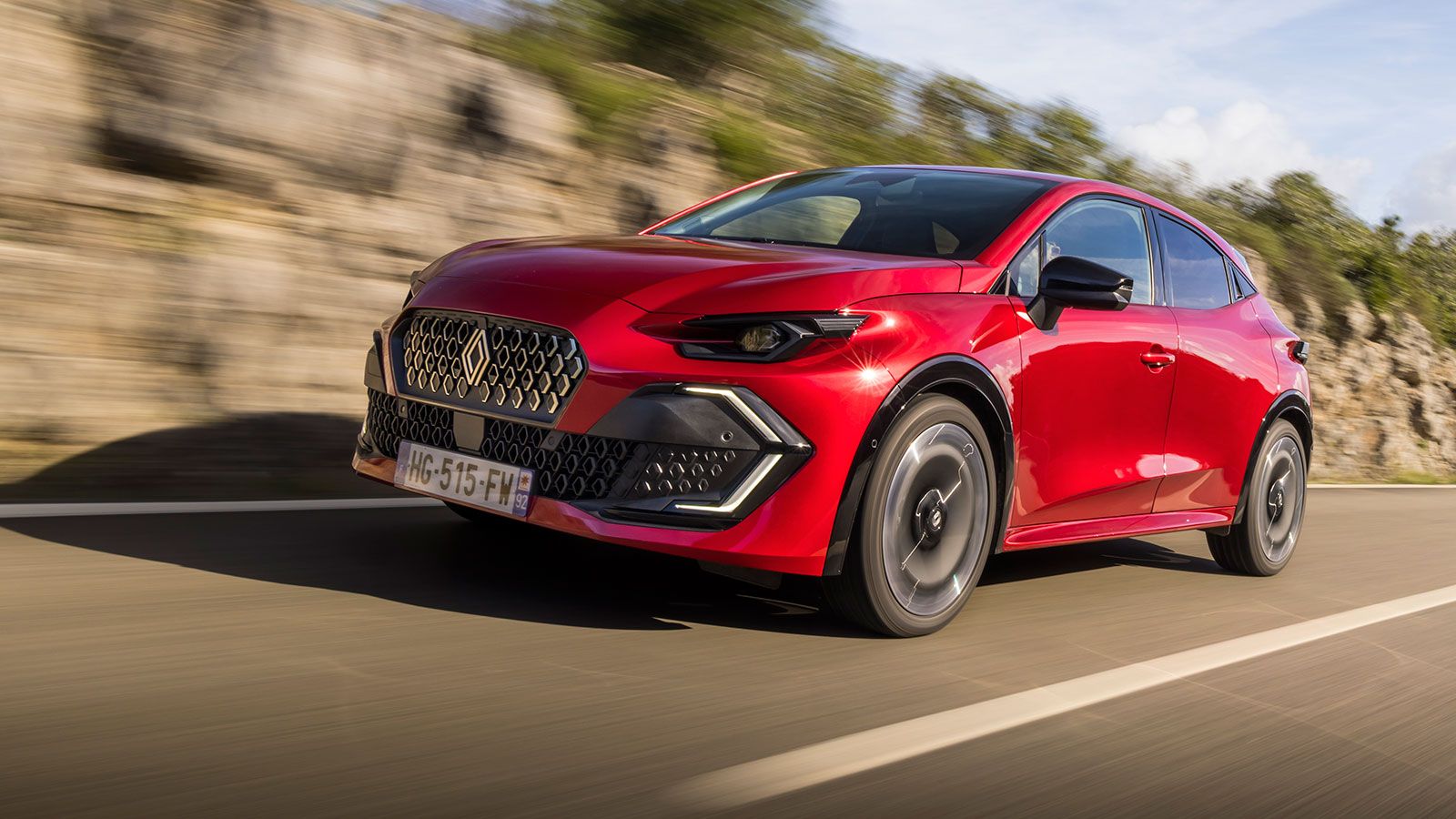 Οδηγούμε το νέο Renault Clio - Σπορτίφ στο μάτι, αλλά όχι στην πράξη