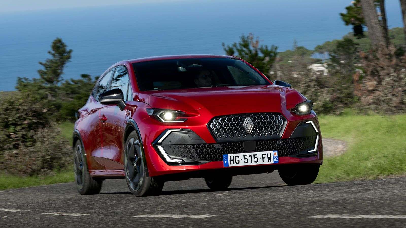 Οδηγούμε το νέο Renault Clio - Σπορτίφ στο μάτι, αλλά όχι στην πράξη