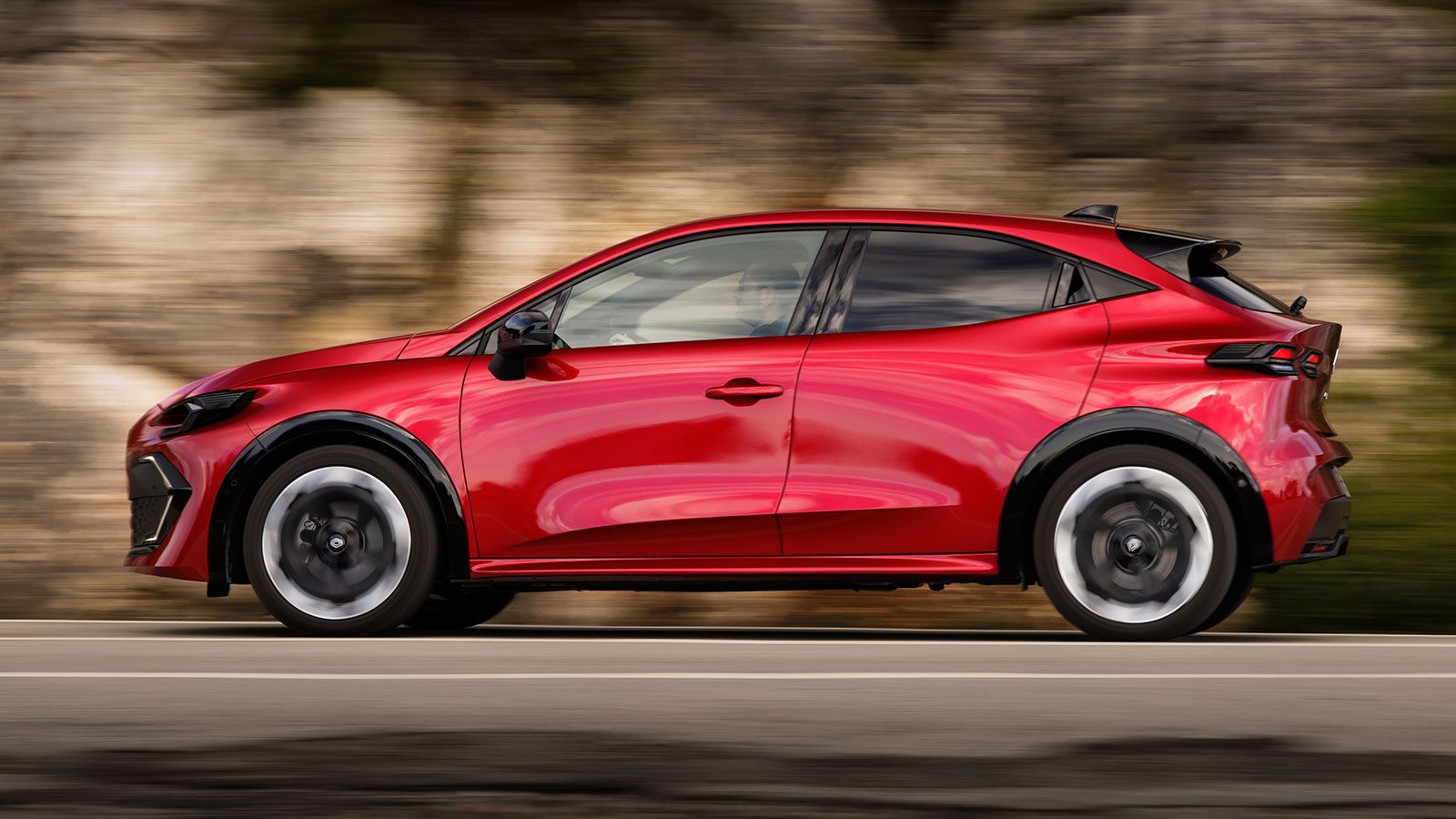 Οδηγούμε το νέο Renault Clio - Σπορτίφ στο μάτι, αλλά όχι στην πράξη