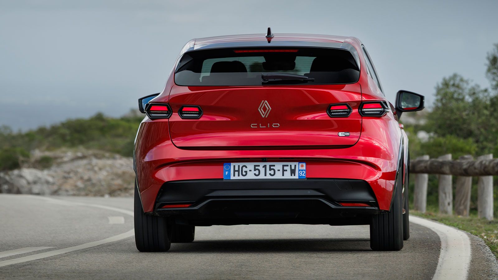 Οδηγούμε το νέο Renault Clio - Σπορτίφ στο μάτι, αλλά όχι στην πράξη