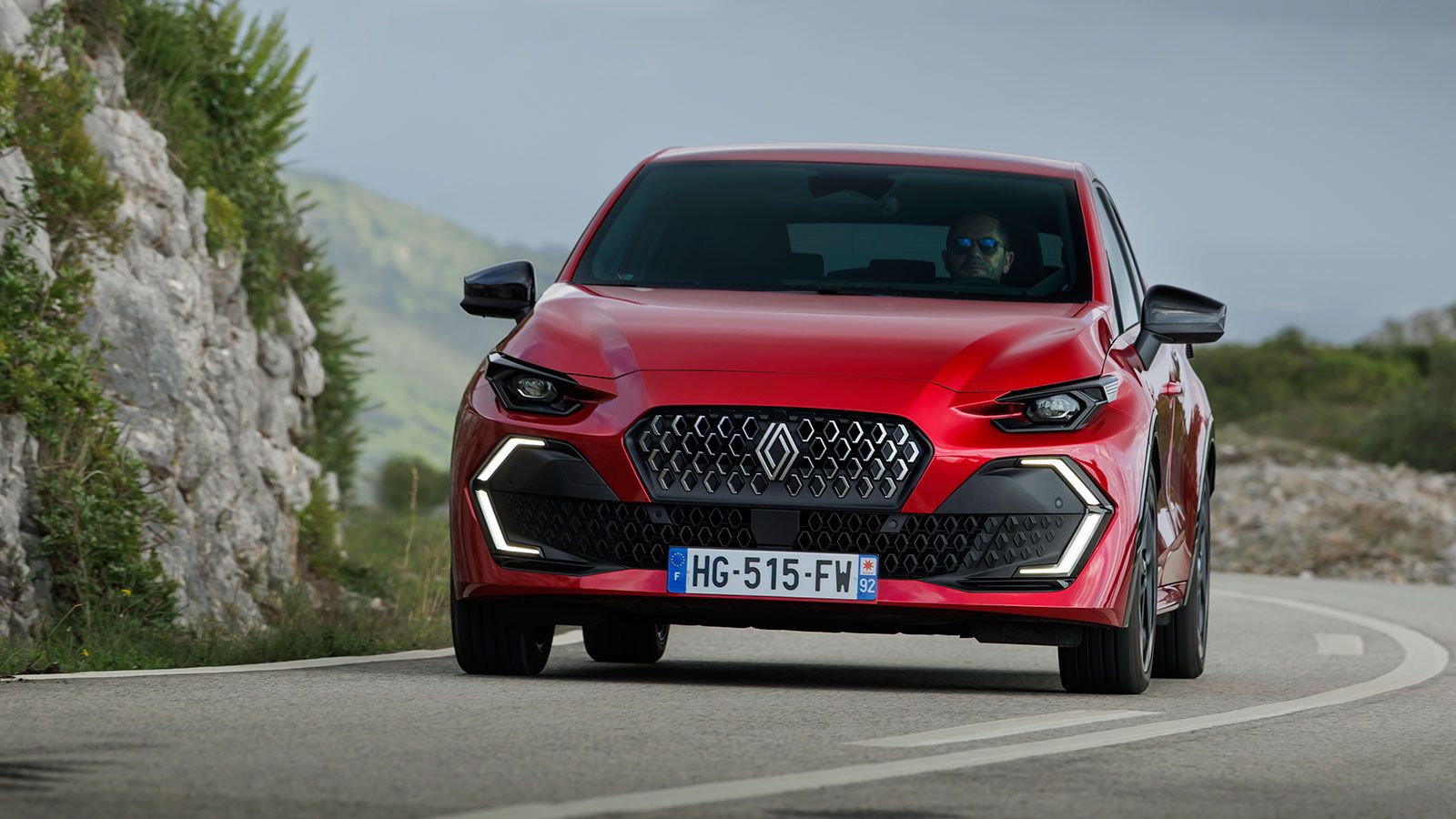 Οδηγούμε το νέο Renault Clio - Σπορτίφ στο μάτι, αλλά όχι στην πράξη