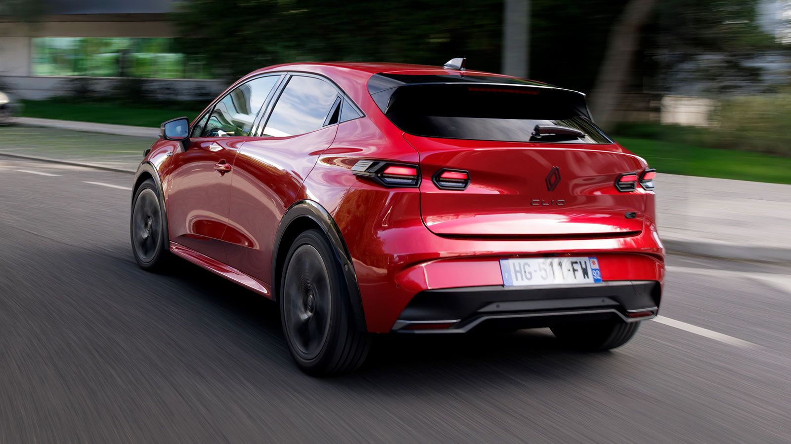 Οδηγούμε το νέο Renault Clio - Σπορτίφ στο μάτι, αλλά όχι στην πράξη